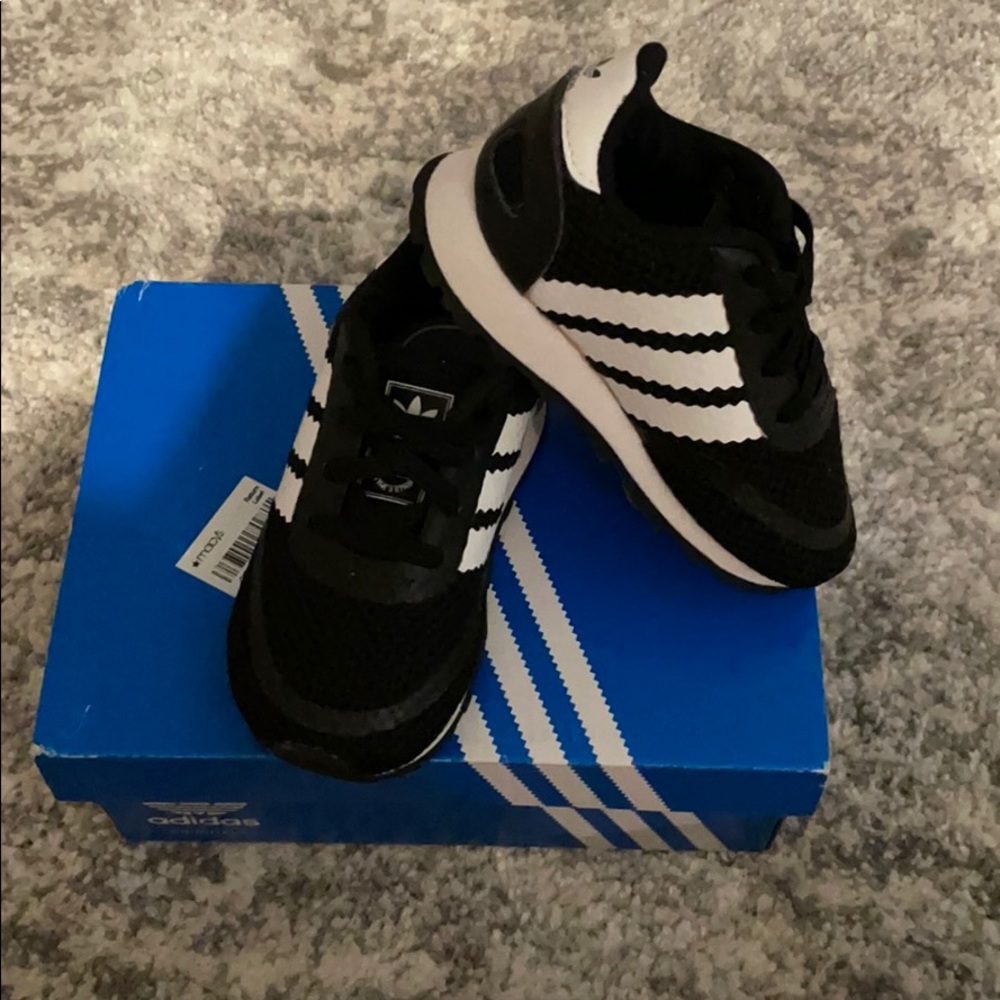 Adidas original Sneaker Size 5